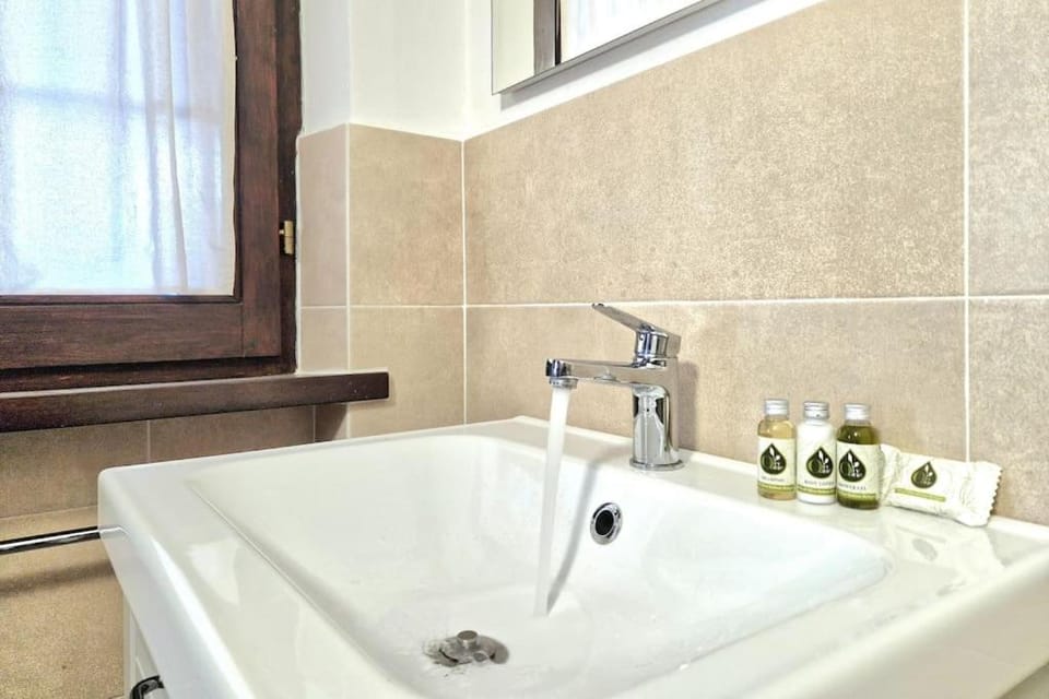 [Idromassaggio & BBQ]wifi, relax e private parking House in Marche