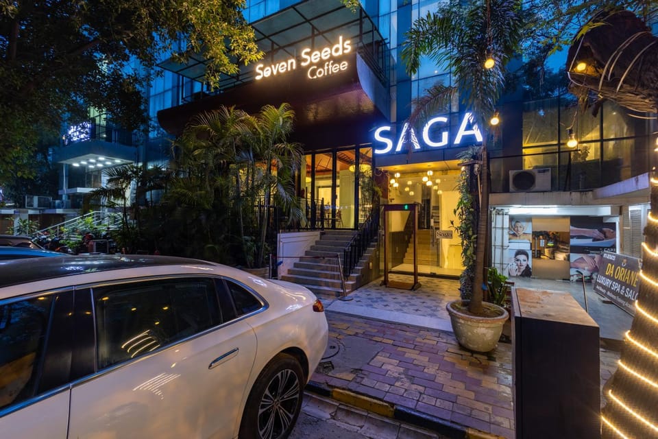 Property building, Facade/entrance, Night, City view, Street view, Location, Parking
