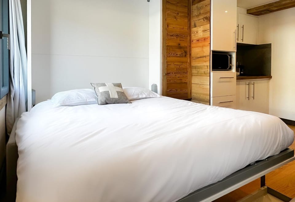 Communal lounge/ TV room, Bed, TV and multimedia, Photo of the whole room, Evening entertainment, Bedroom
