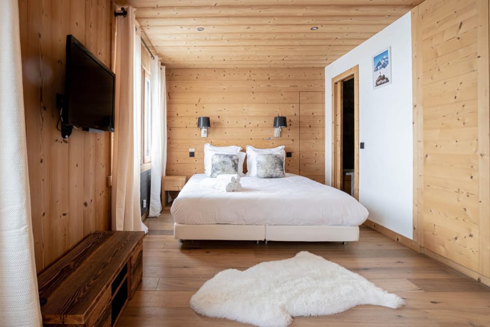 Communal lounge/ TV room, Bed, TV and multimedia, Photo of the whole room, Evening entertainment, Bedroom, towels, wardrobe