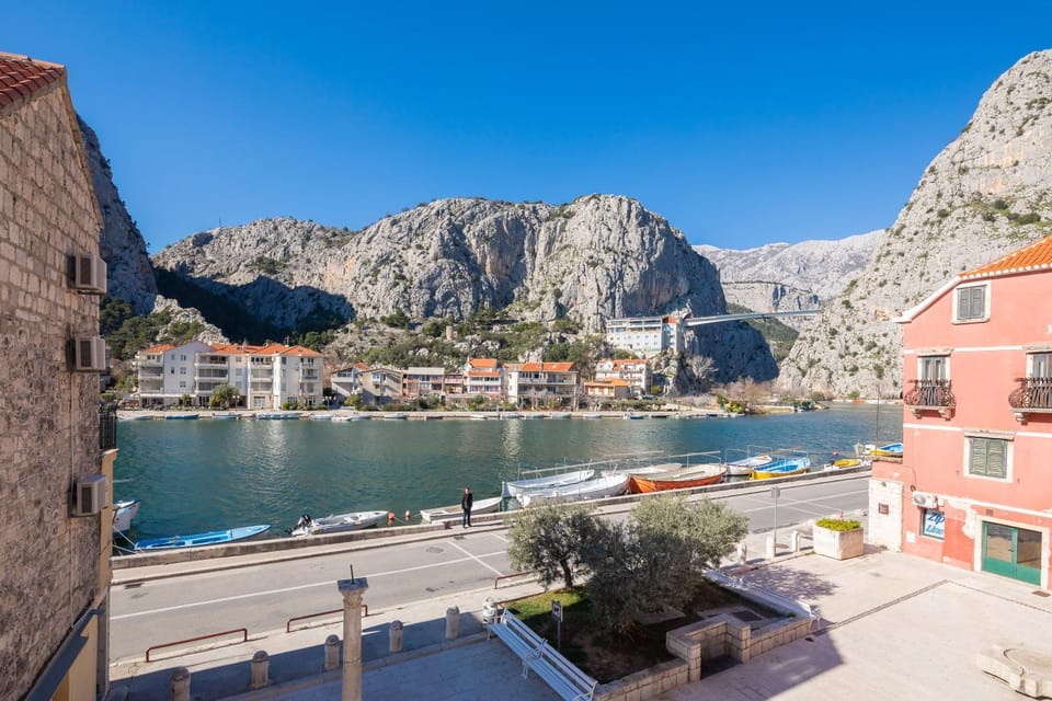 Day, Neighbourhood, Mountain view, Sea view