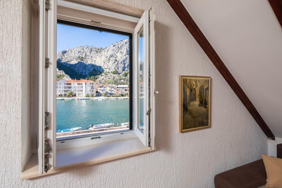 River view, Sea view