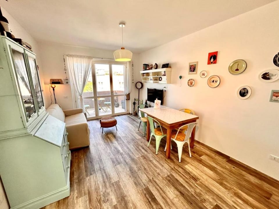 Malù apartment, wifi, private parking and garden in centre Apartment in Sirolo