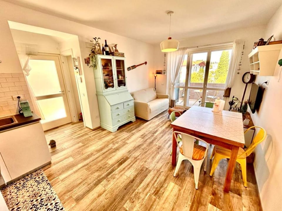 Malù apartment, wifi, private parking and garden in centre Apartment in Sirolo