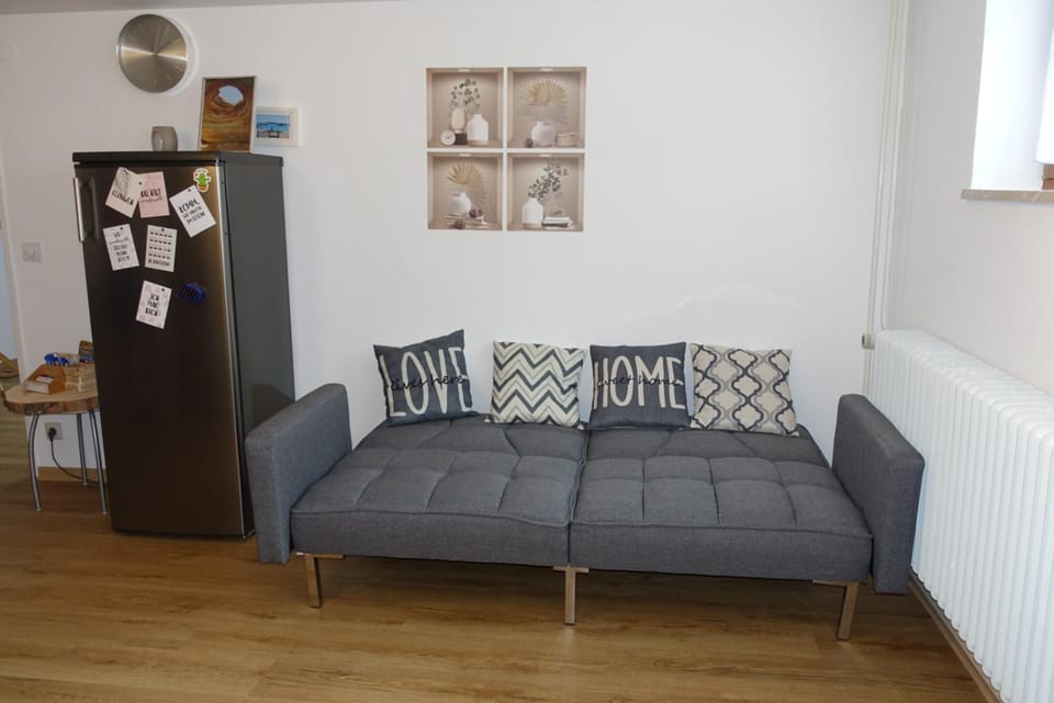 Ruhige, modern eingerichtete 2 Zimmer Wohnung im Untergeschoss eines Zweifamilienhauses Apartment in Baden-Württemberg