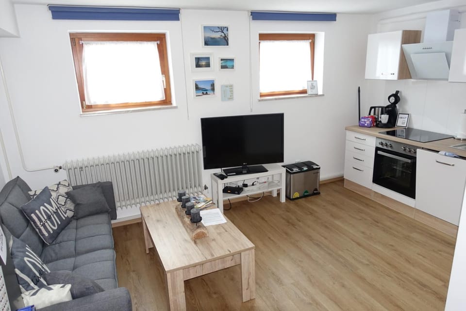 Ruhige, modern eingerichtete 2 Zimmer Wohnung im Untergeschoss eines Zweifamilienhauses Apartment in Baden-Württemberg