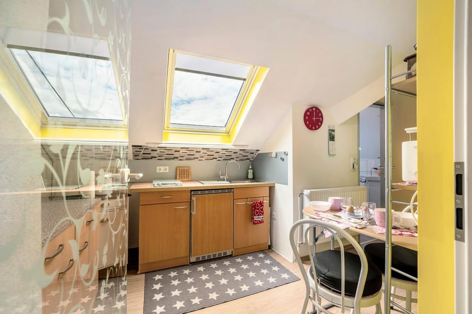 Property building, Kitchen or kitchenette, Living room