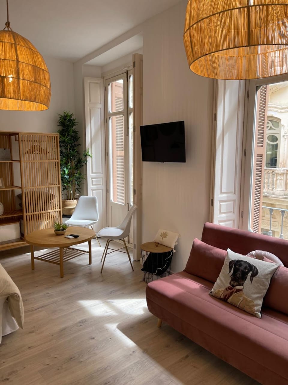 Living room, Photo of the whole room, Dining area