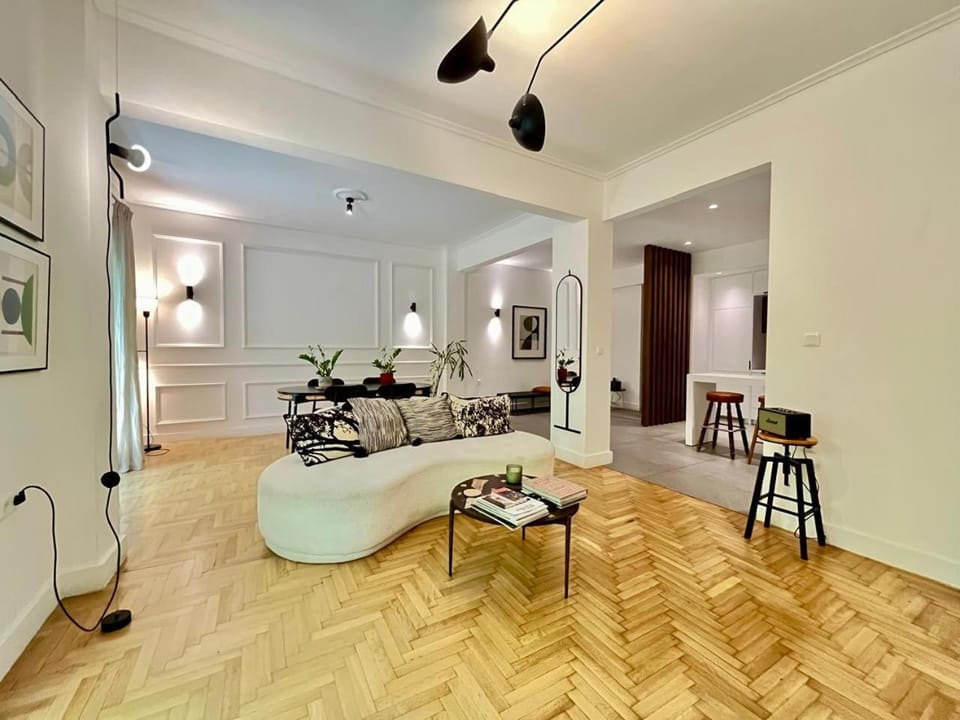 Elegant Two Bedroom Apartment a few steps from Plaka Apartment in Athens