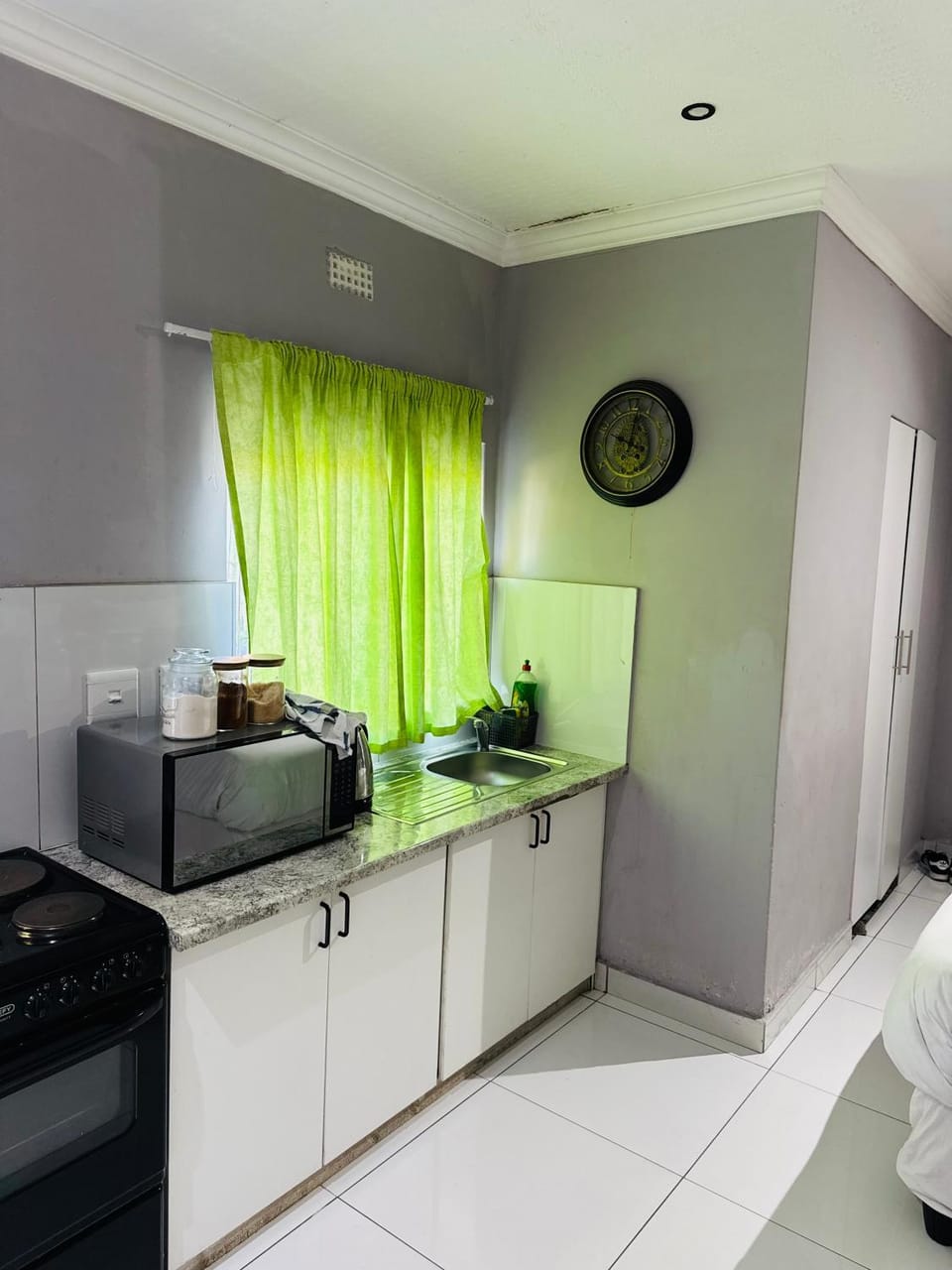Mila Lodge 1 Bed and Breakfast in Cape Town