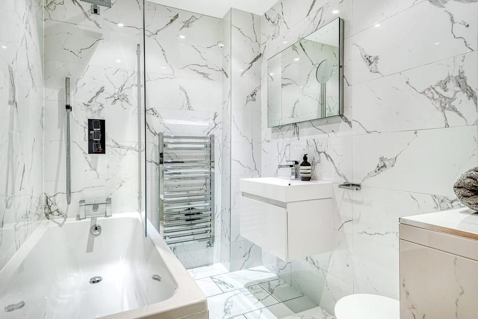 The King of Spades Apartment in London Borough of Camden