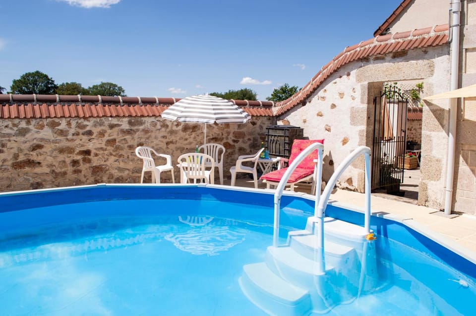 Patio, Pool view, Swimming pool