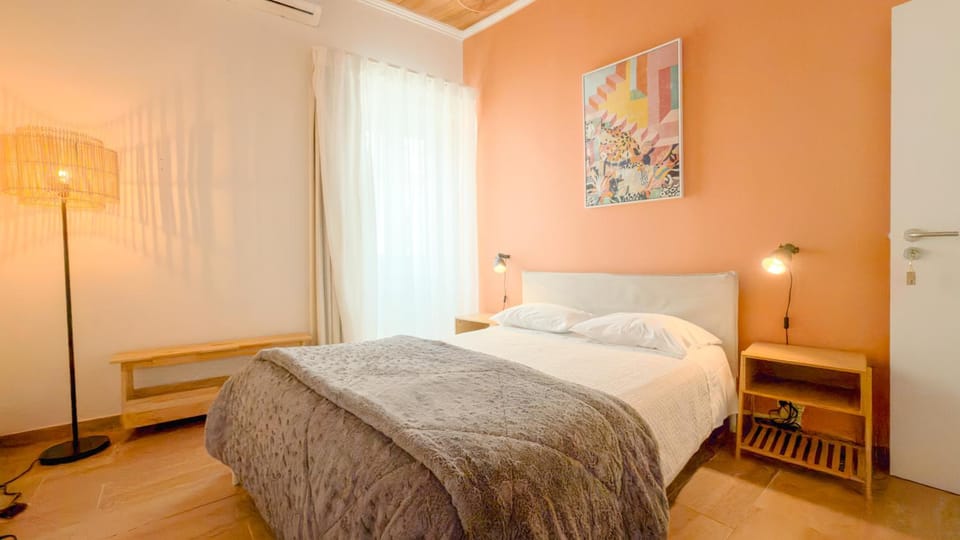Bed, Photo of the whole room, Decorative detail, Bedroom