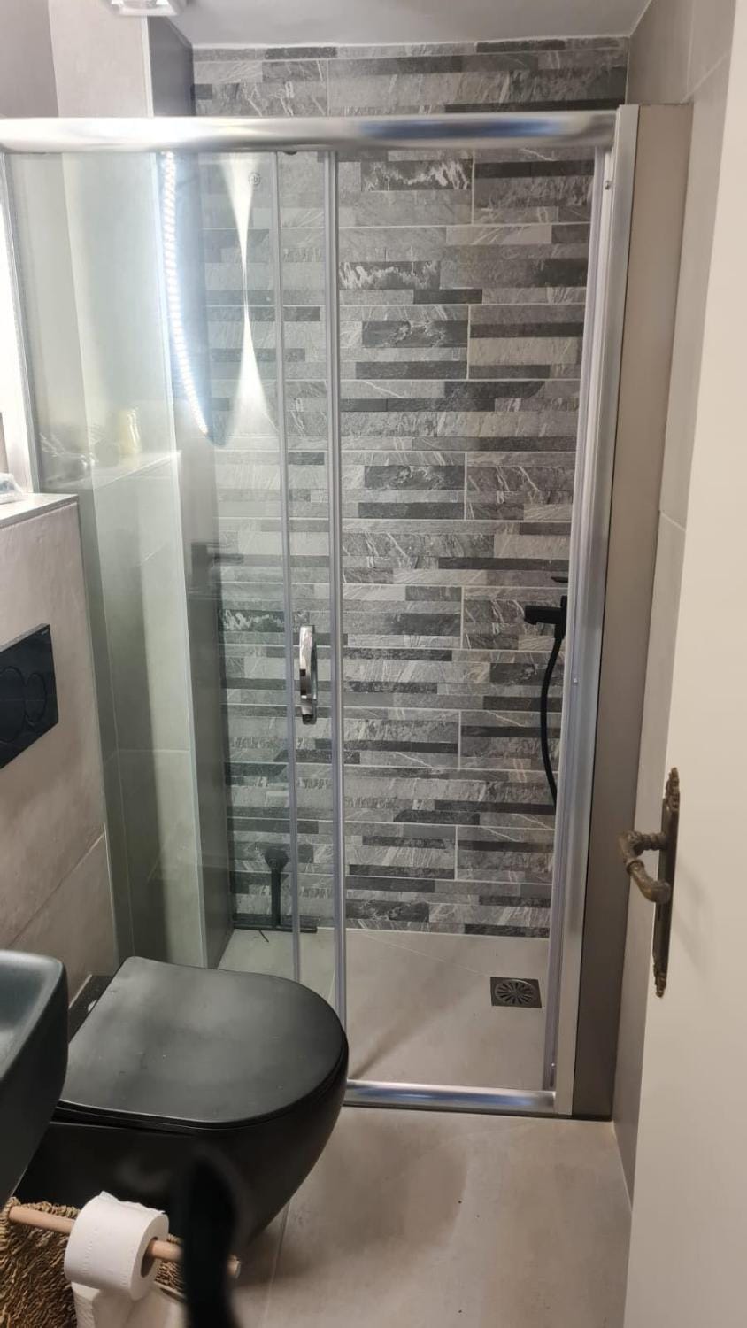 Shower, Toilet, Bathroom