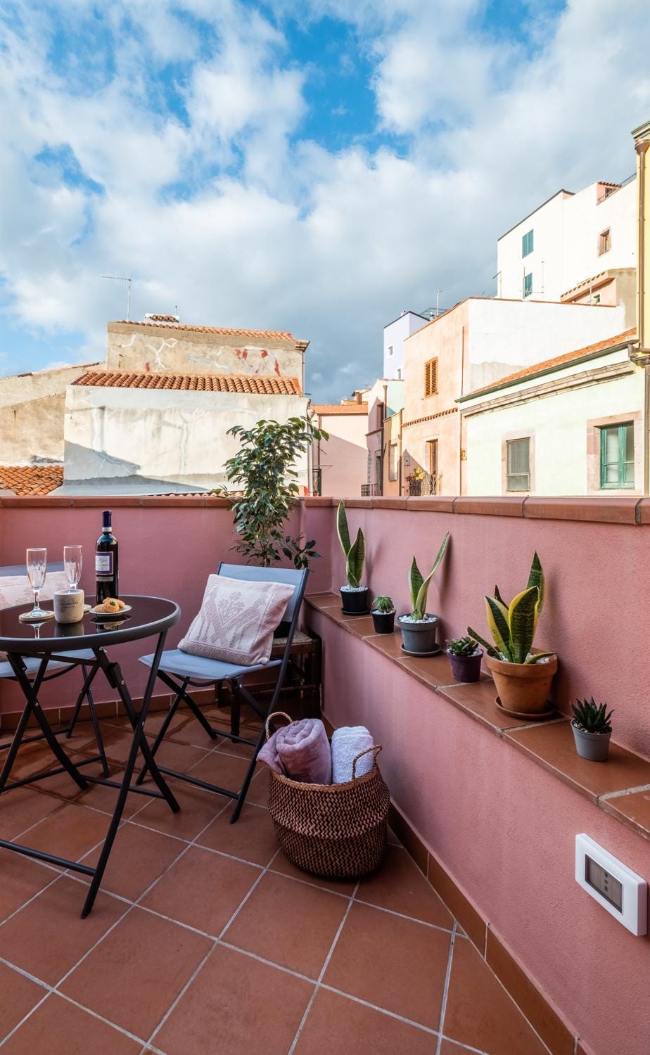 Property building, View (from property/room), Balcony/Terrace