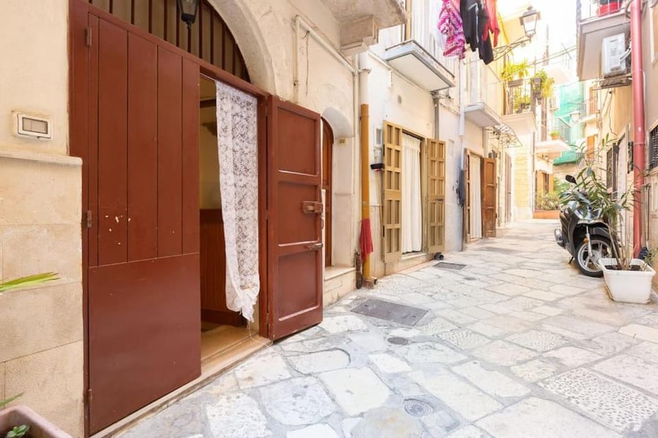 Property building, Day, Street view