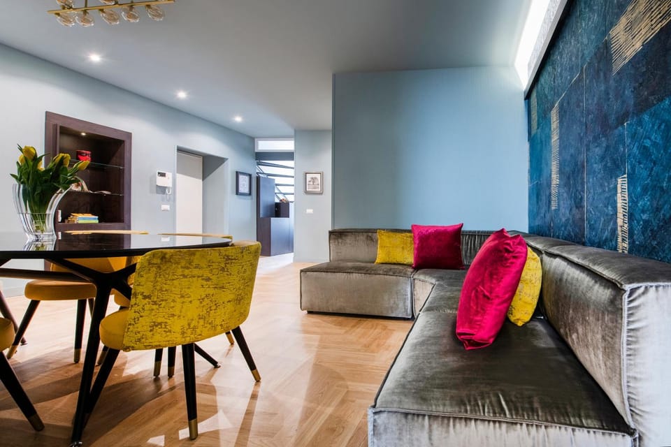 Living room, Seating area, Dining area