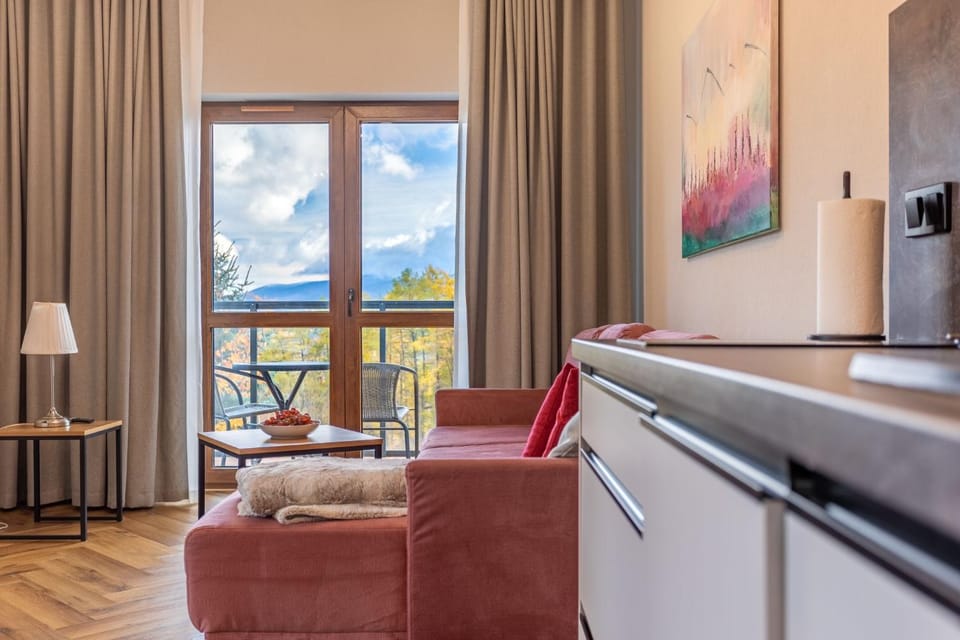Natural landscape, Kitchen or kitchenette, Living room, Seating area, Mountain view