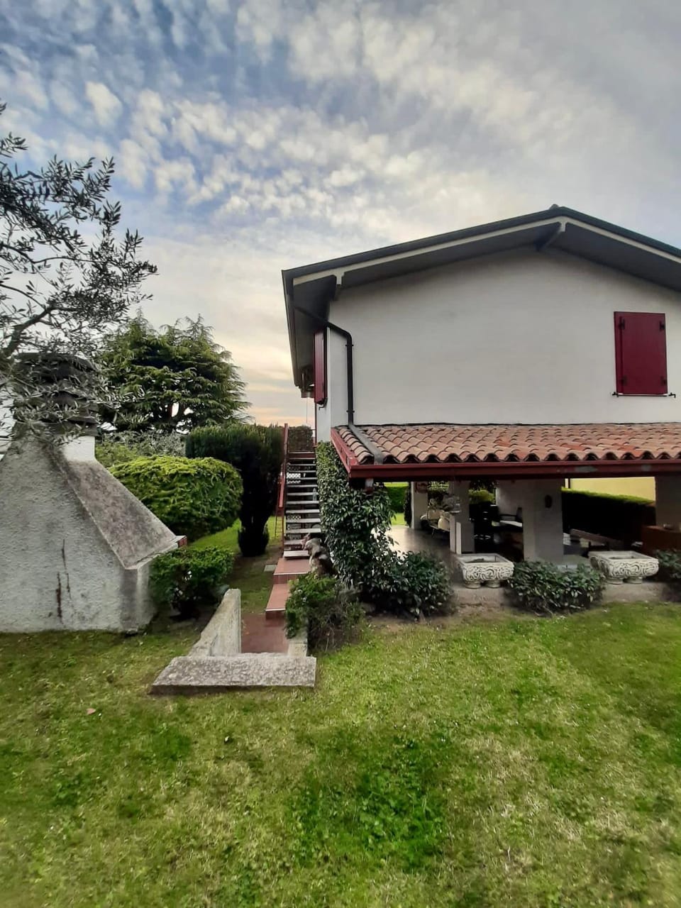 Property building, Day, Garden, Garden view