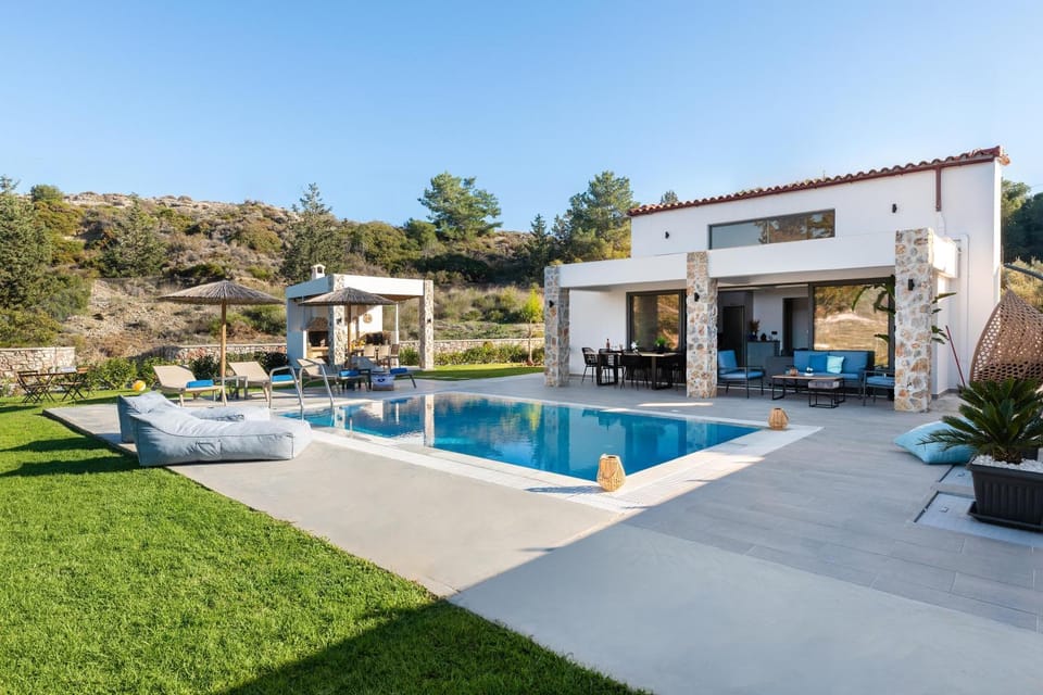 Property building, Pool view, Swimming pool, sunbed