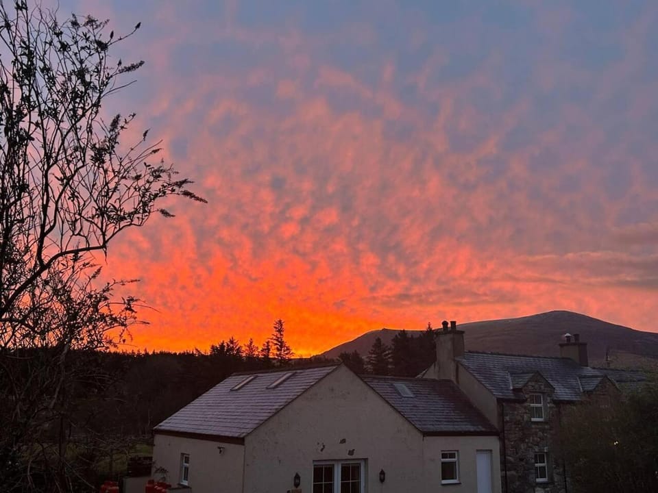 1 Bed Sleeps 2 Parking Pets Allowed House in Clynnog