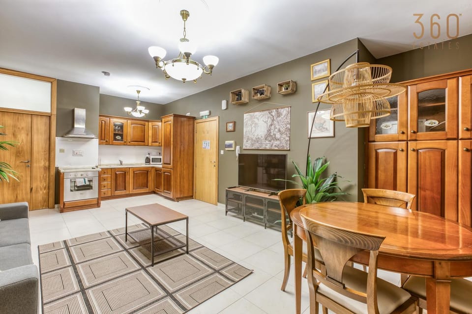 Kitchen or kitchenette, Living room, Seating area, Dining area, dishwasher, minibar, oven, pet friendly, stove, wardrobe