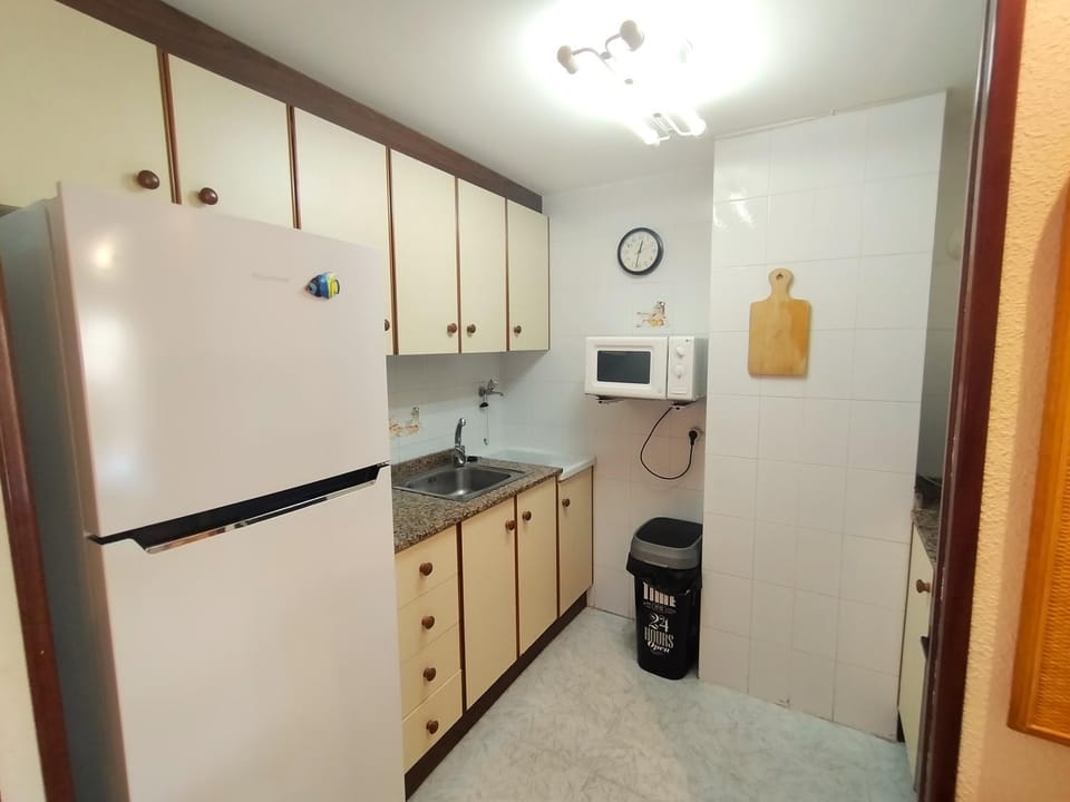 minibar, kitchen