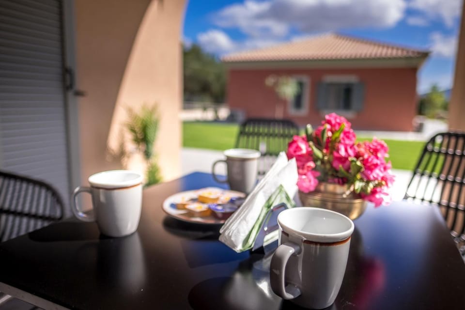 Garden, Dining area