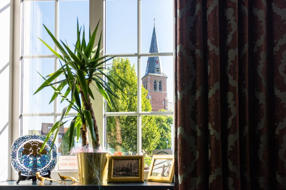 Restaurant/places to eat, Lounge or bar, Landmark view