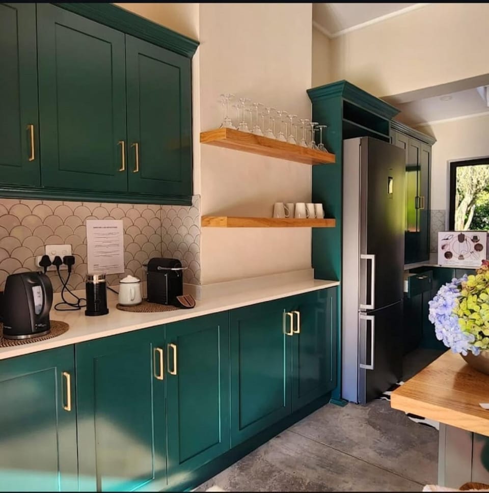 Kitchen or kitchenette, kitchen, kitchen