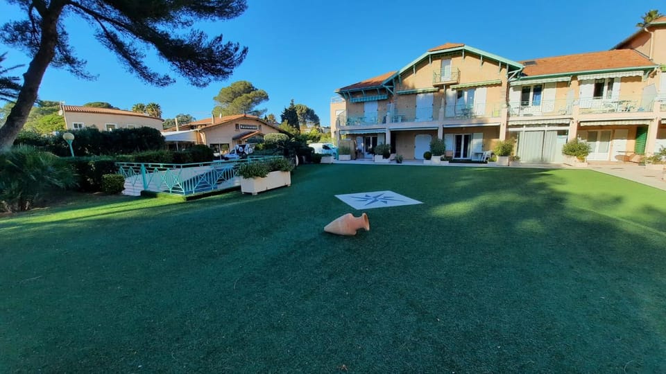 Property building, Garden
