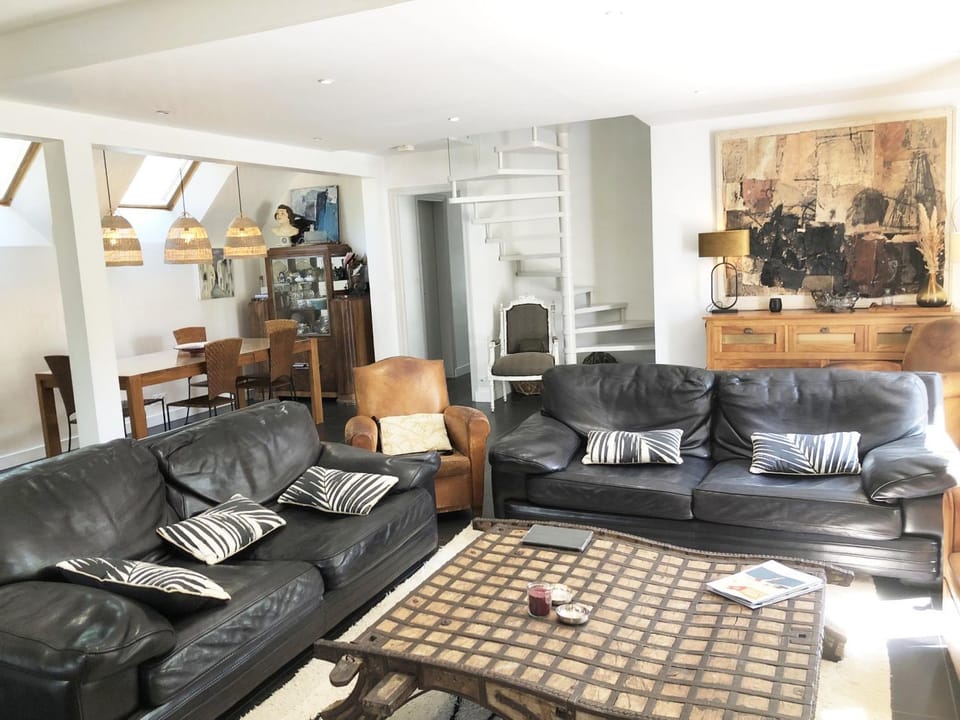 Communal lounge/ TV room, Living room