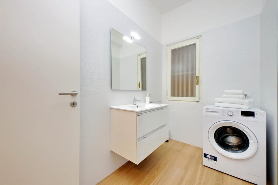 Bathroom, washing machine