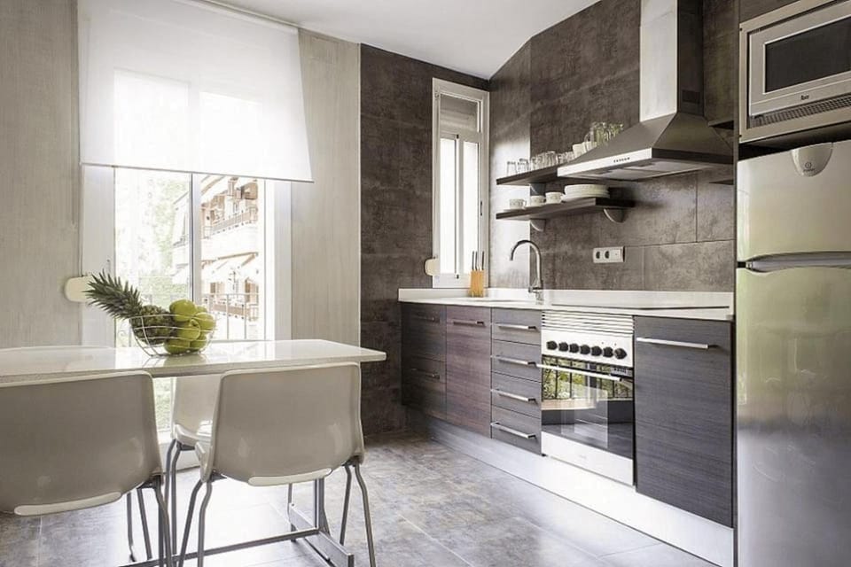 Kitchen or kitchenette, Dining area, dishwasher, oven, stove