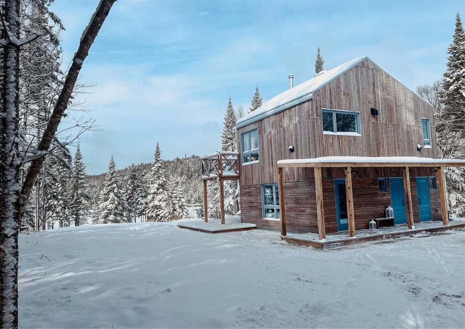 Property building, Natural landscape, Winter, Lake view