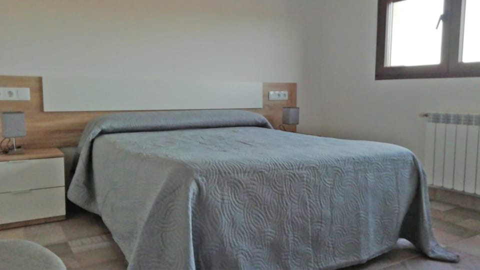Bed, Photo of the whole room, Bedroom, Garden view, Mountain view, Pool view, internet, wardrobe