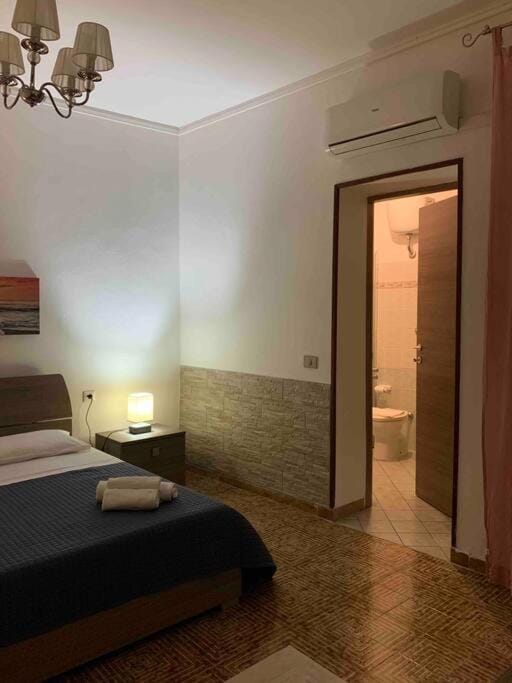 Bathroom, Photo of the whole room