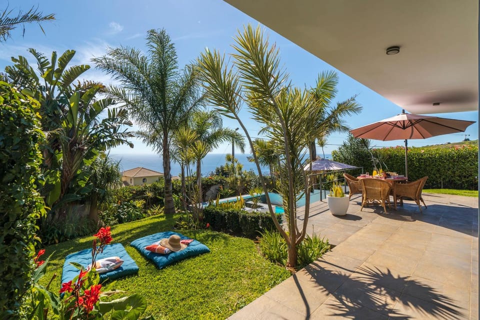 Natural landscape, Garden, Garden view, Pool view, Swimming pool, sunbed