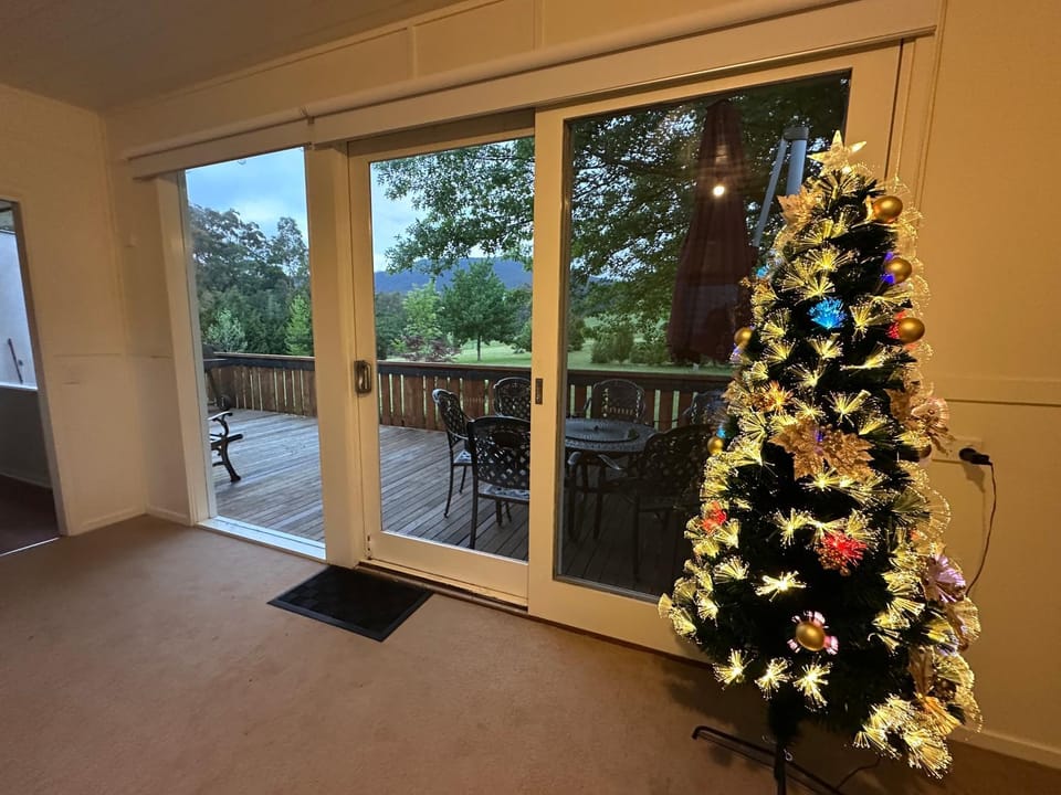 Gilderoy Valley Views- Farm house Farm Stay in Victoria