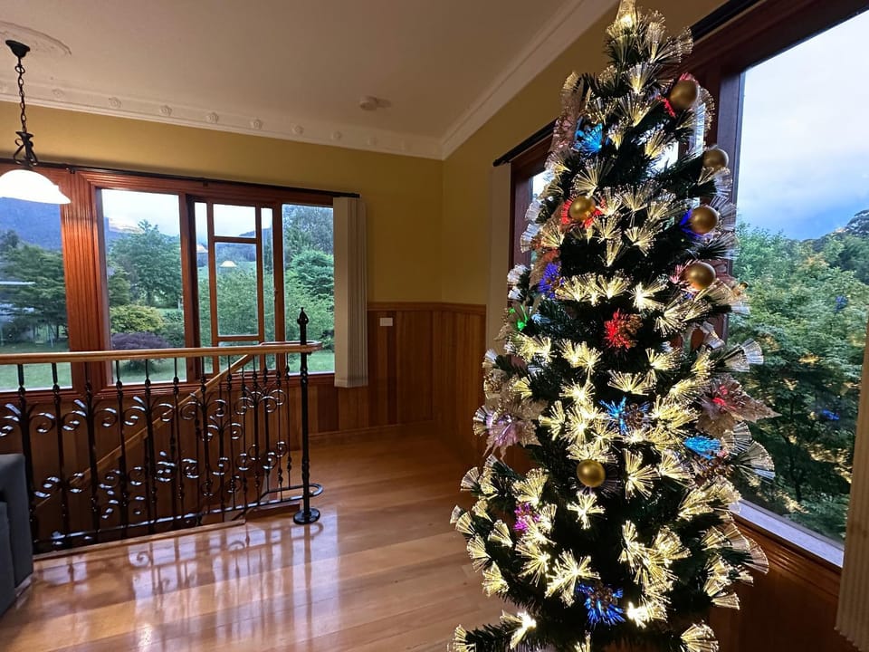 Gilderoy Valley Views- Farm house Farm Stay in Victoria