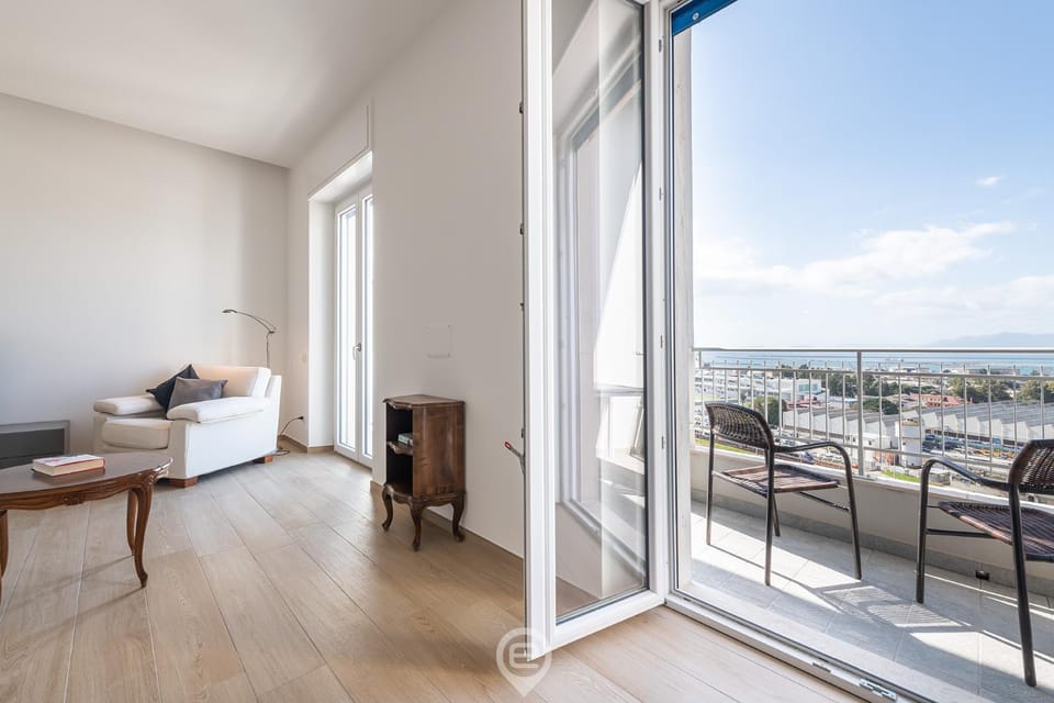 Estay - Enchanting Panoramic Retreat Apartment in Cagliari