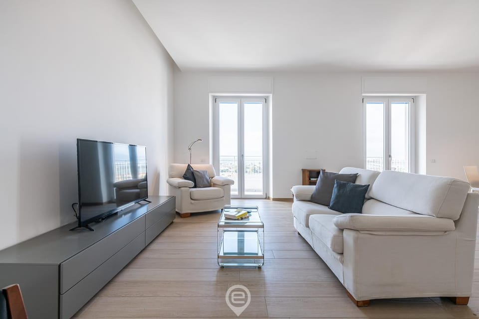 Estay - Enchanting Panoramic Retreat Apartment in Cagliari