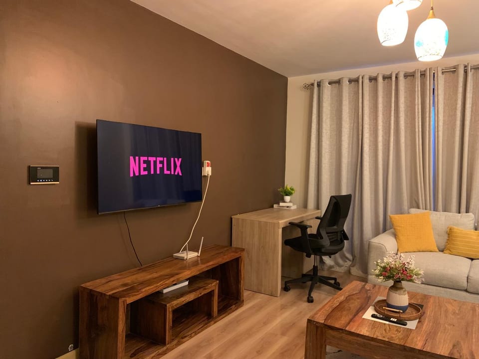 TV and multimedia, Living room, Seating area, Evening entertainment