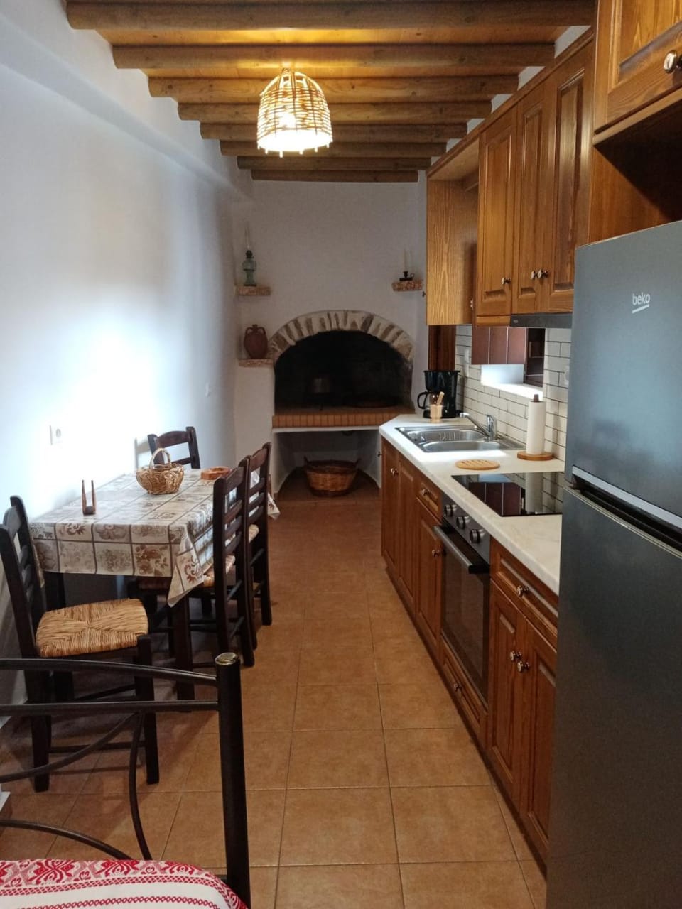 Kitchen or kitchenette, Dining area, pet friendly, stove