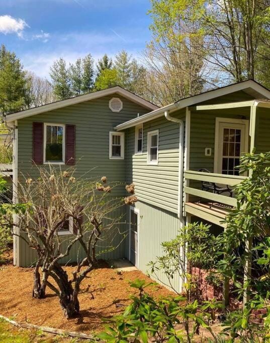 Property building, Spring, Day, Garden, Garden view