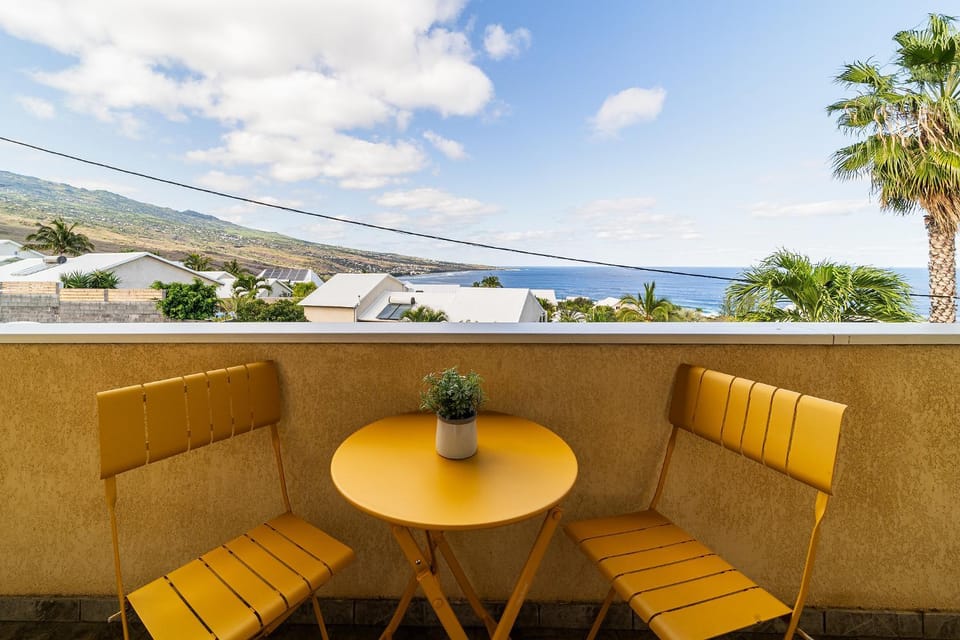 Day, Natural landscape, View (from property/room), Balcony/Terrace, Mountain view, Sea view
