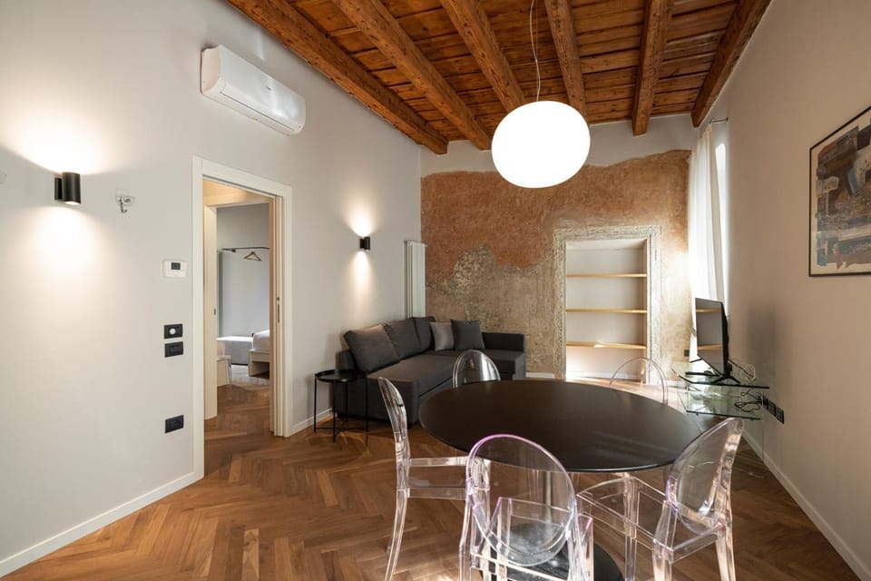 TV and multimedia, Living room, Dining area