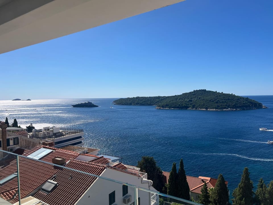 Day, Sea view