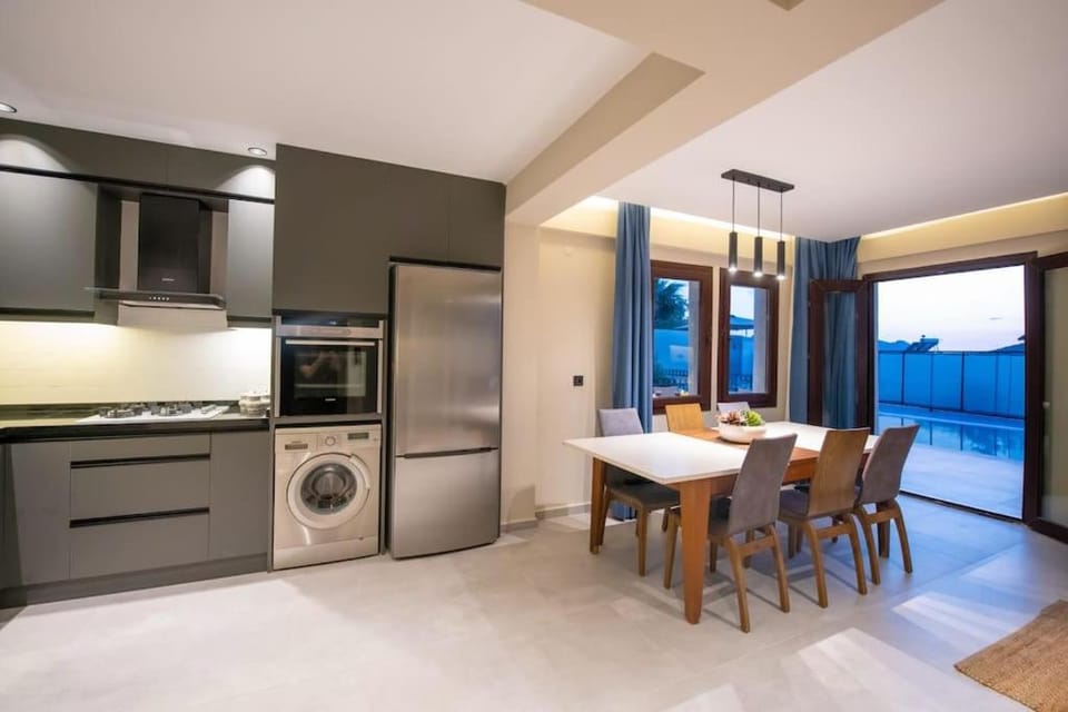 Kitchen or kitchenette, Living room, Dining area