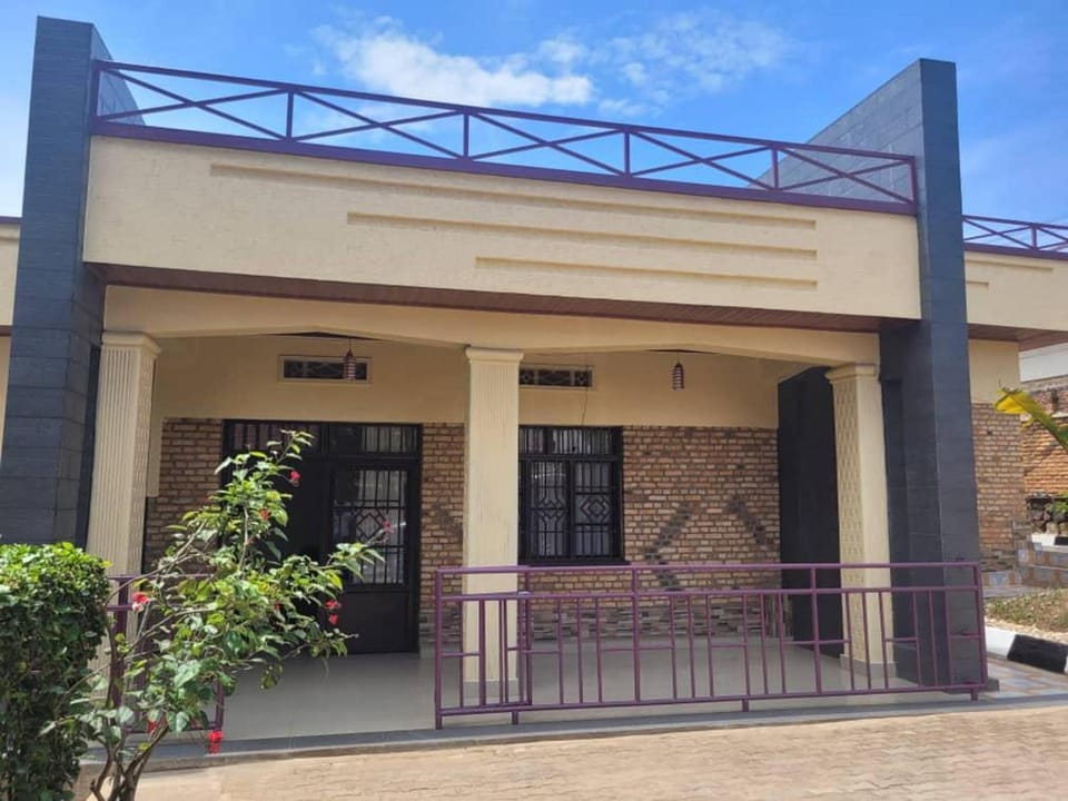 Property building, Garden, Balcony/Terrace